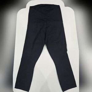 Isabel Maternity by Ingrid & Isabel classic black comfort capri size Medium